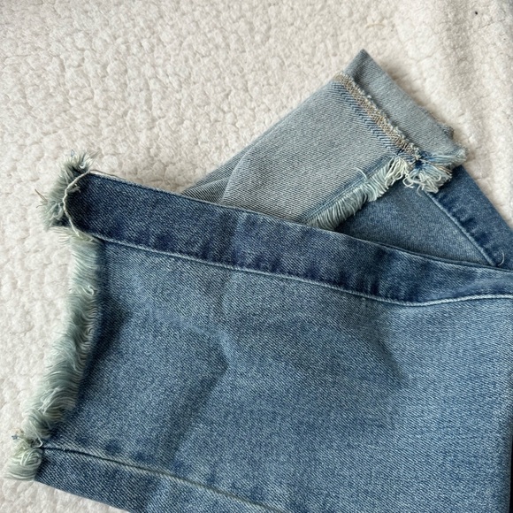 Judy Blue Jeans - Picture 3 of 5